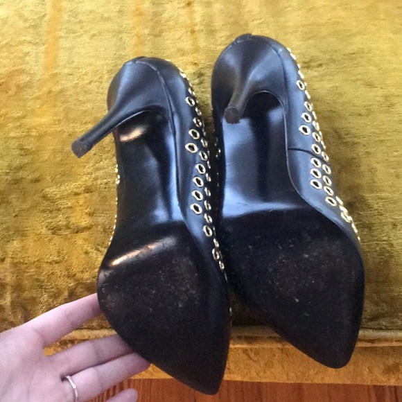 Steve Madden Black Grommet Pumps - Picture 4 of 4
